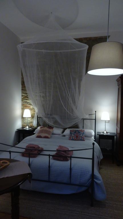 Mecenate 69 Suite Arezzo Szoba fotó