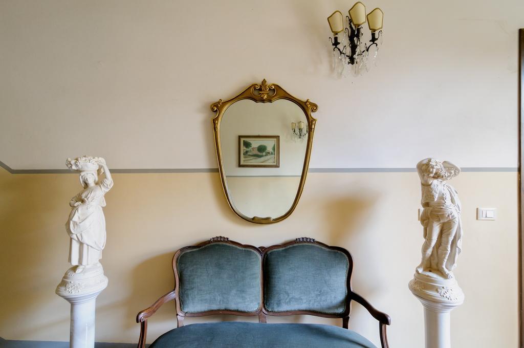 Mecenate 69 Suite Arezzo Szoba fotó